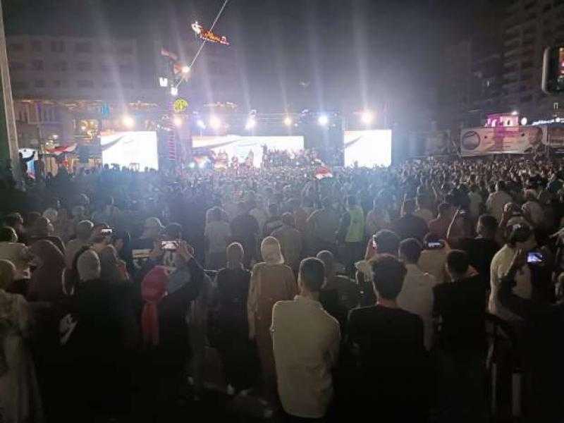 محمد قماح ورامي رفعت وأدهم سليمان يحيون الاحتفال بترشح الرئيس السيسي للانتخابات بالوادي الجديد