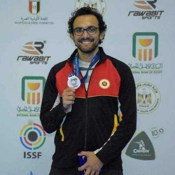 وزير الرياضة يهنئ محمد حمدي بطل الرماية لتأهله لأوليمبياد باريس 2024