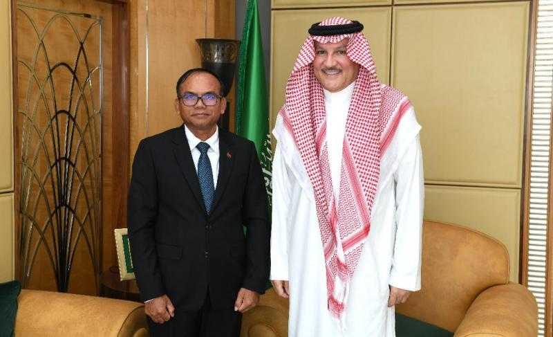 سفير السعودية لدى مصر يستقبل السفير الكمبودي