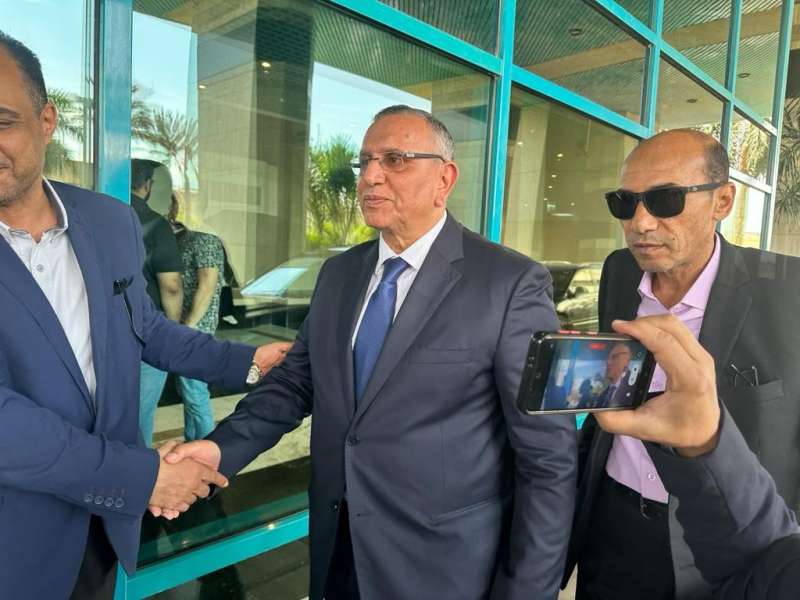 خط أحمر