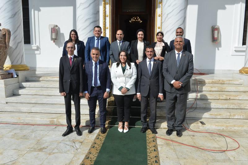 خط أحمر