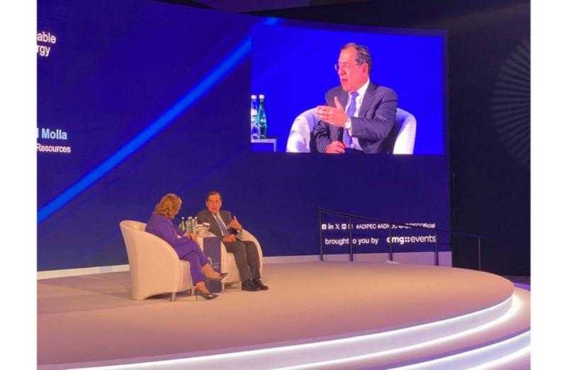وزير البترول بمؤتمر أديبك: مصر تعمل على التحول إلى مركز إقليمي لمصادر الطاقة النظيفة ومنخفضة الكربون
