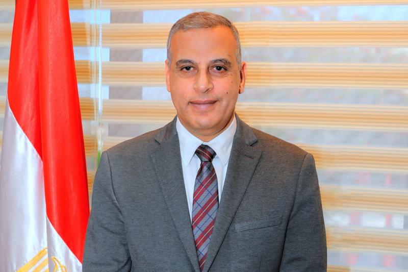 محافظ سوهاج يناقش موقف مشروعات ”حياة كريمة”