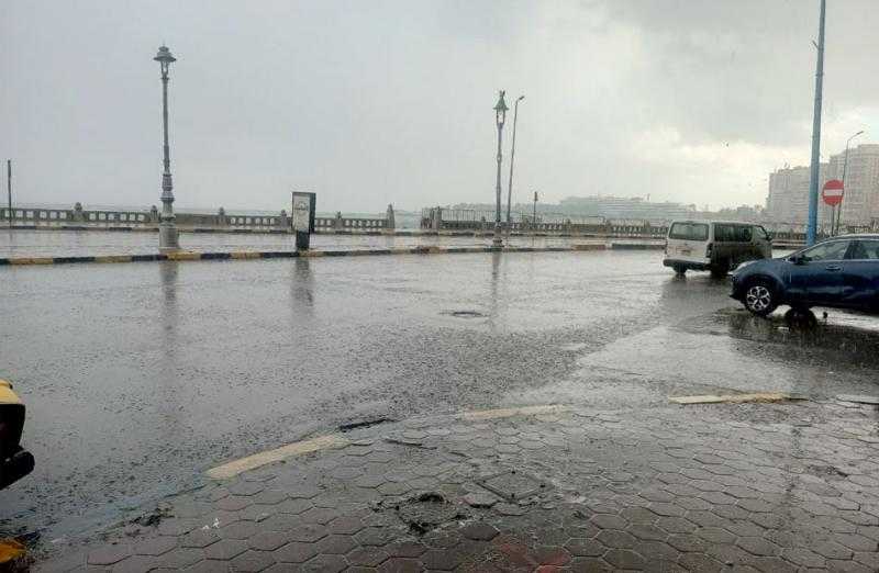 تساقط أمطار غزيرة على بعض المناطق بالإسكندرية