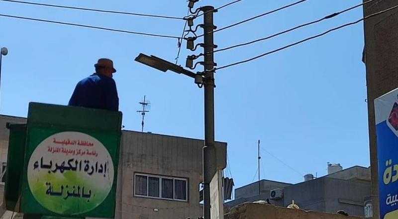 صيانة كشافات الإنارة على طرق الغربية