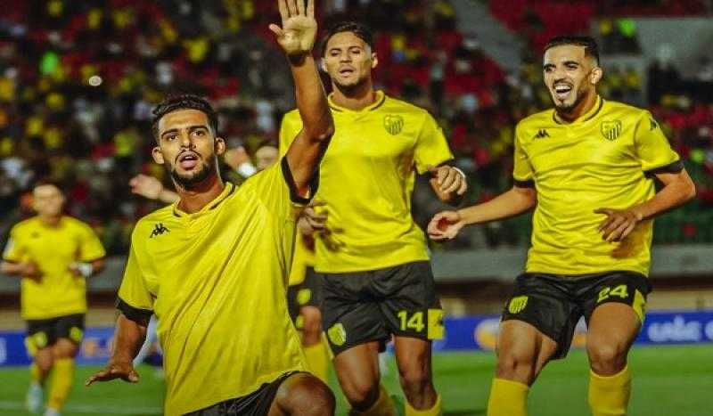 المغرب الفاسي يقتنص صدارة الدوري المغربي