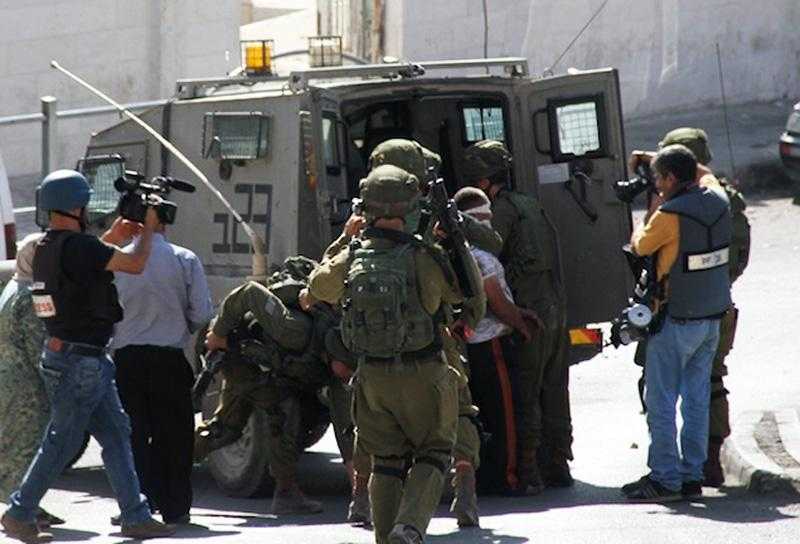 وكالة وفا: قوات الاحتلال الإسرائيلي تعتقل 6 فلسطينيين في نابلس وبيت لحم