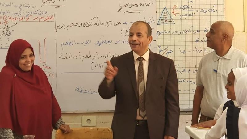 وكيل تعليم الأقصر يتفقد مدارس بإدارة البياضية | صور