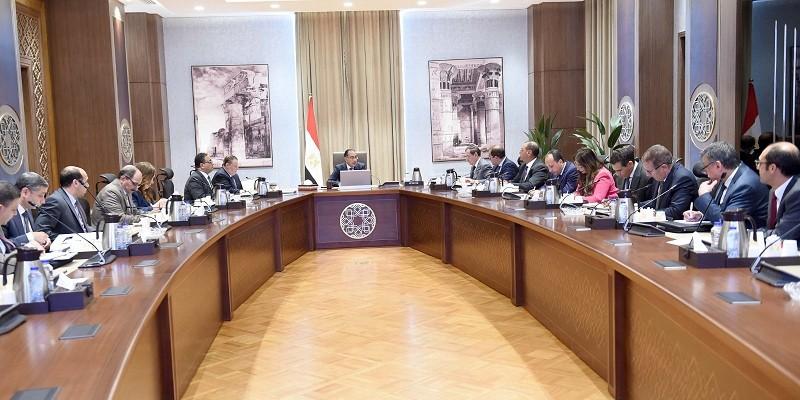 رئيس الوزراء يتابع موقف توفير الاحتياجات من المواد البترولية