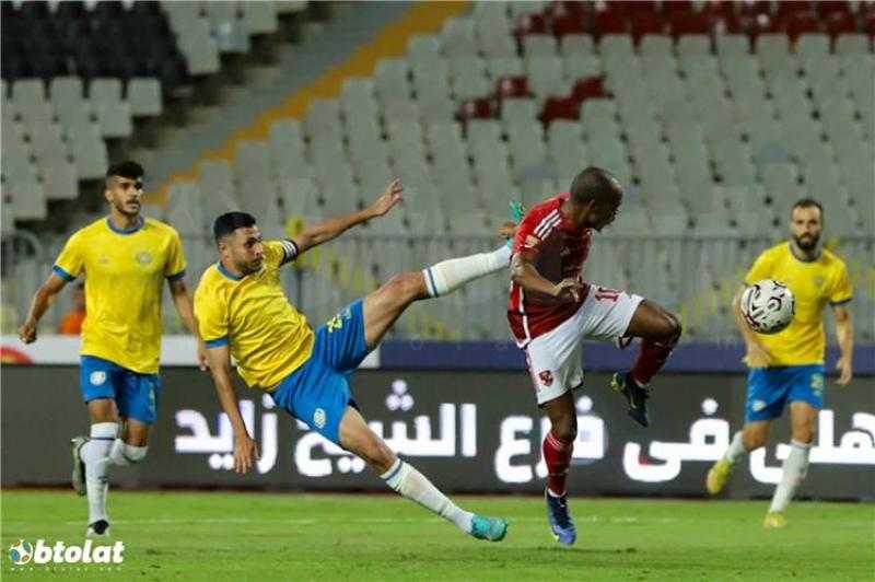الأهلي يتقدم على الإسماعيلية بثنائية تاو والشحات في الشوط الأول