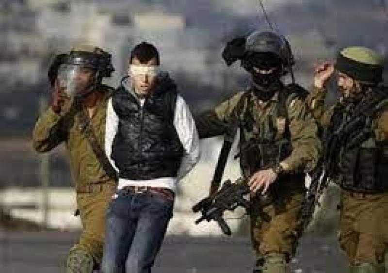 الاحتلال الإسرائيلي يعتقل 29 فلسطينيًا من الضفة الغربية المُحتلة