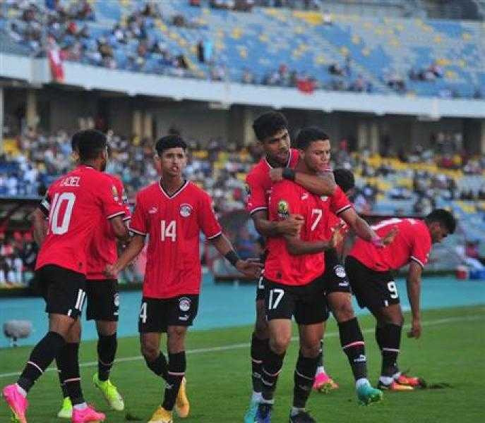 محمود حرب يسبق المنتخب الأوليمبي إلى أوزبكستان والبعثة تغادر الجمعة