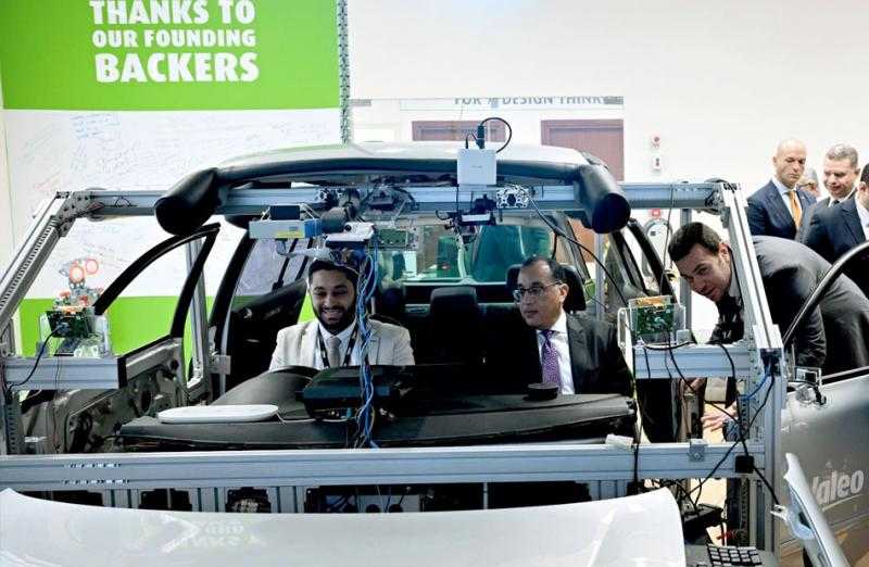رئيس الوزراء يتفقد منظومة العمل بشركة ”فاليو” العالمية المتخصصة في تطوير تكنولوجيا السيارات