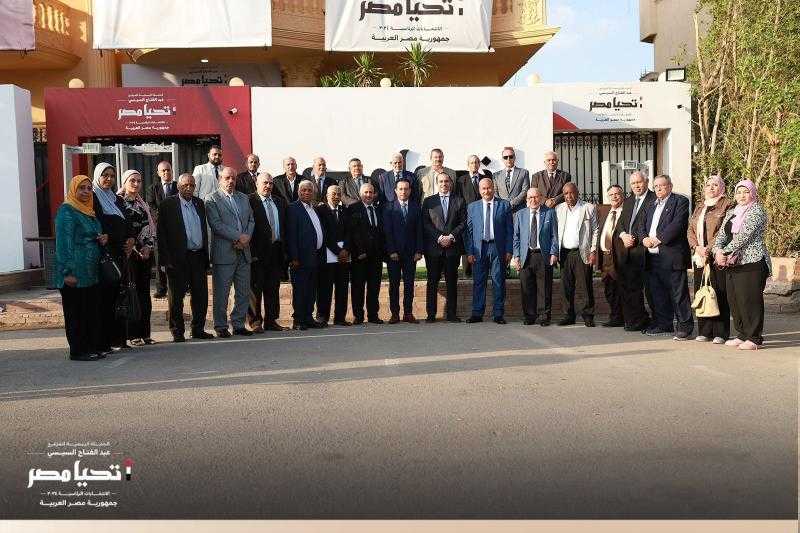حملة المرشح الرئاسي عبد الفتاح السيسي تستقبل وفدا من نقابة التطبيقيين