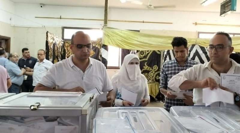 خط أحمر