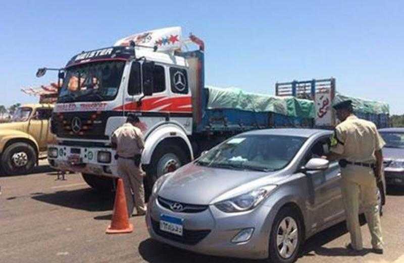 بسبب التحدث في الهاتف المحمول أثناء القيادة.. ضبط 1226 مخالفة