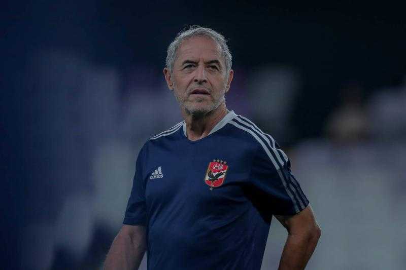 كولر يعقد اجتماعا مع أعضاء الجهاز المعاون قبل انطلاق تدريبات فريقه غدًا الأحد