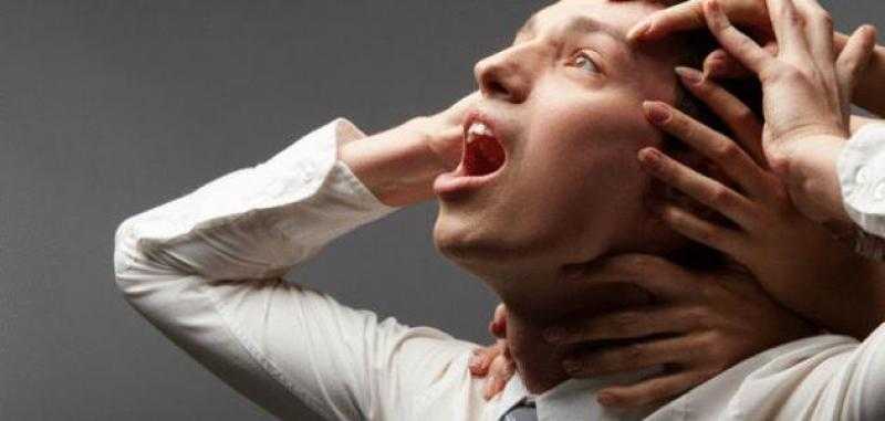 بينها «غصة في الحلق».. «الصحة» تحذّر من 8 أعراض للضغط النفسي