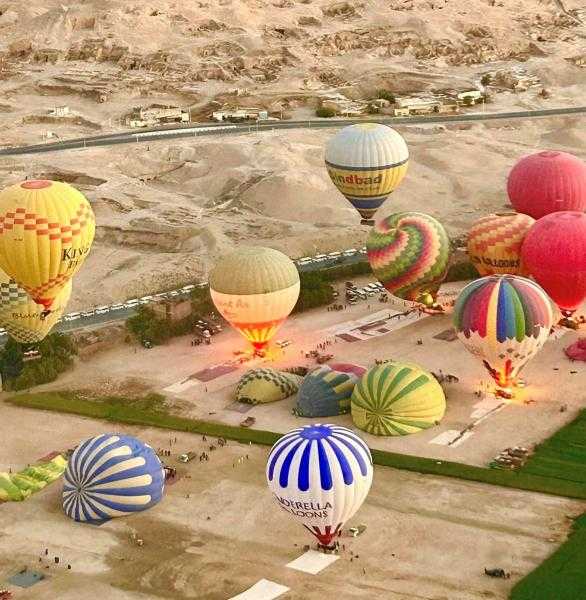 الأقصر تشهد تحليق 50 رحلة بالون طائر على متنها 1200 سائح من حول العالم