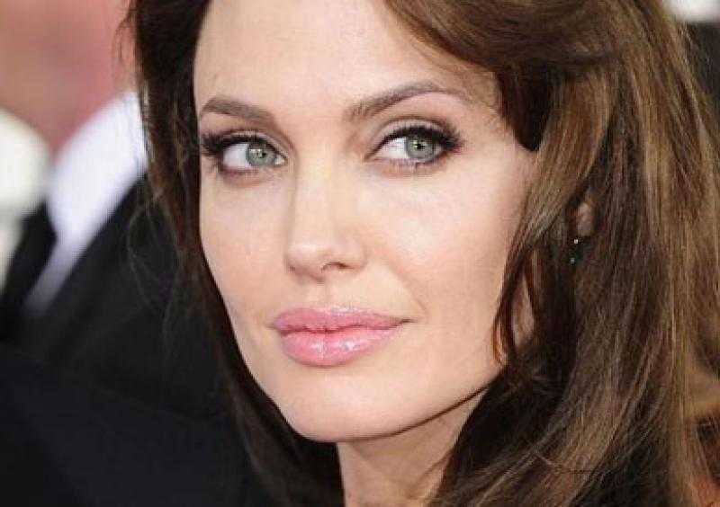 أنجلينا جولى تجسد السيرة الذاتية لماريا كالاس أعظم مغنية أوبرا فى العالم