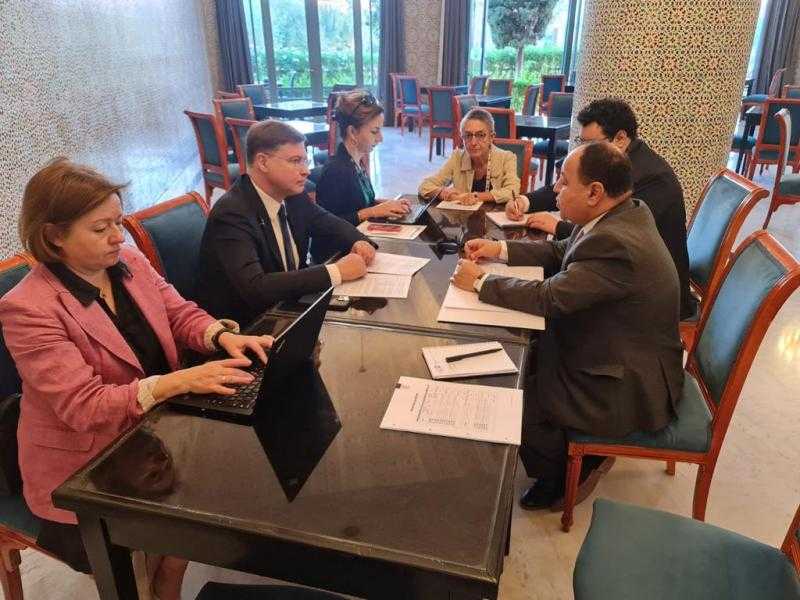 وزير المالية في لقائه مع المفوض الاقتصادي الأوروبي: آفاق رحبة للاستثمار المحلي والأجنبي في مصر