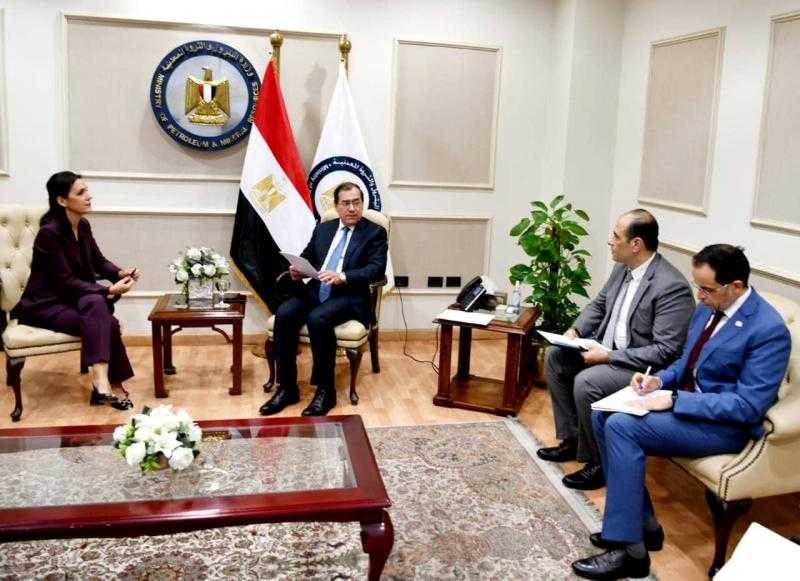الملا يبحث مع رئيس فريق عمل منصة الطاقة بالمفوضية الأوروبية تعزيز الشراكة بين مصر والاتحاد الأوروبي