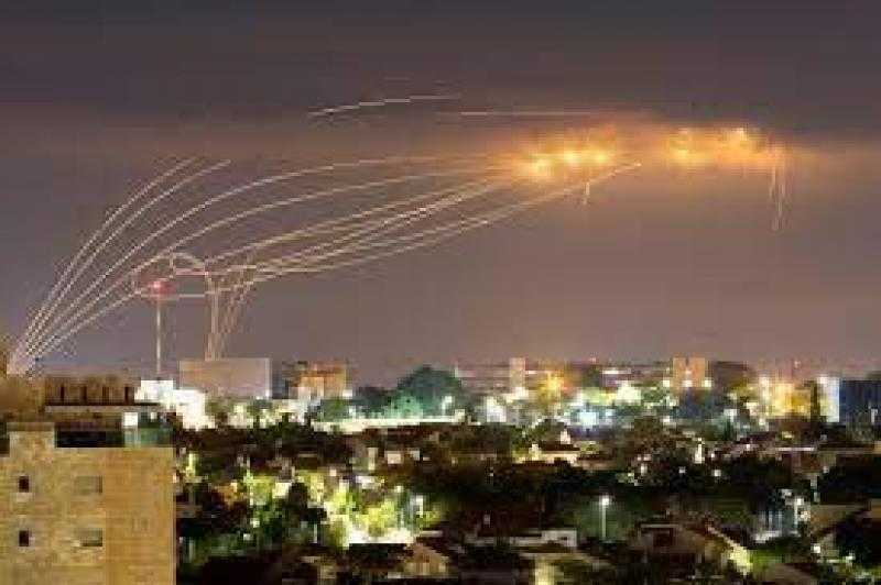 القاهرة الإخبارية: رشقات صاروخية من قطاع غزة باتجاه المستوطنات الإسرائيلية