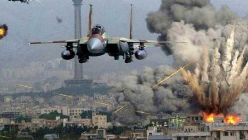 طيران الاحتلال الإسرائيلي يقصف مدرسة ومسجدا وسط قطاع غزة