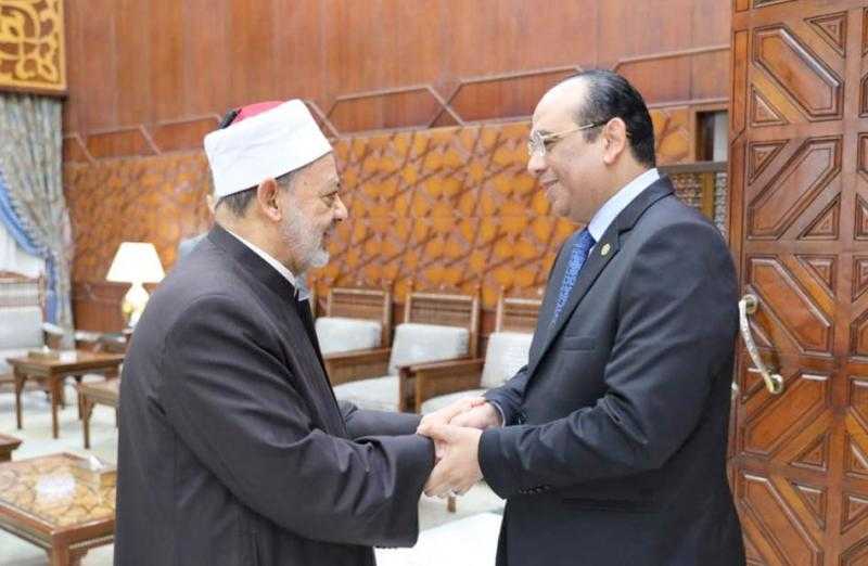 شيخ الأزهر يلتقي وزير الشئون الدينية بتونس لبحث سبل تعزيز التعاون المشترك |صور
