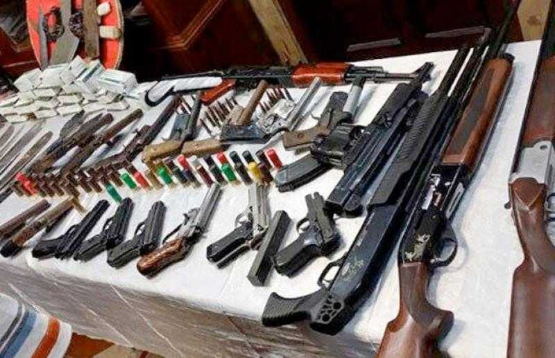 حبس متهمين بحيازة أسلحة نارية بدون ترخيص في 15 مايو