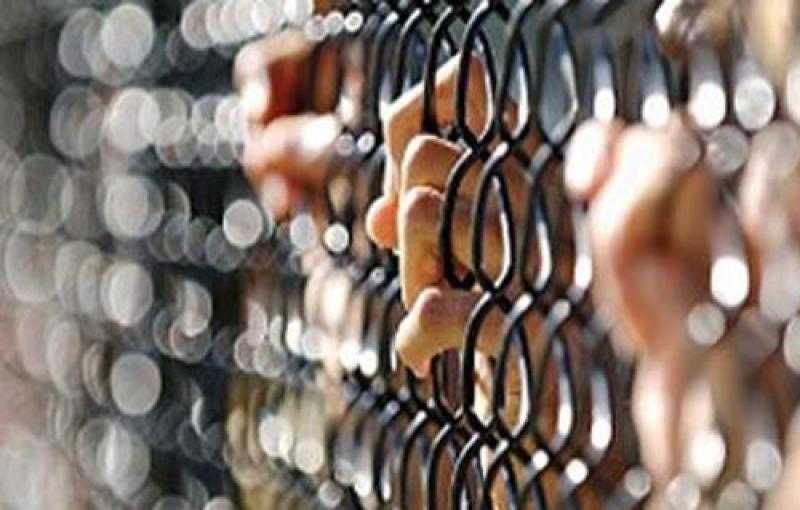 حبس 3 متهمين بالاتجار في «الهيروين والآيس» في منطقة السلام