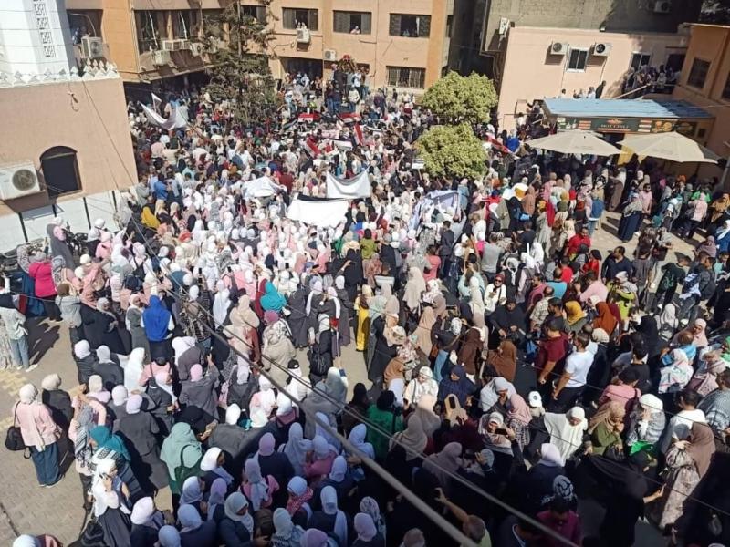 «جمعة تحيا مصر».. وقفة تضامنية مهيبة في ميدان الزقازيق بالشرقية دعما للشعب الفلسطيني| الصور