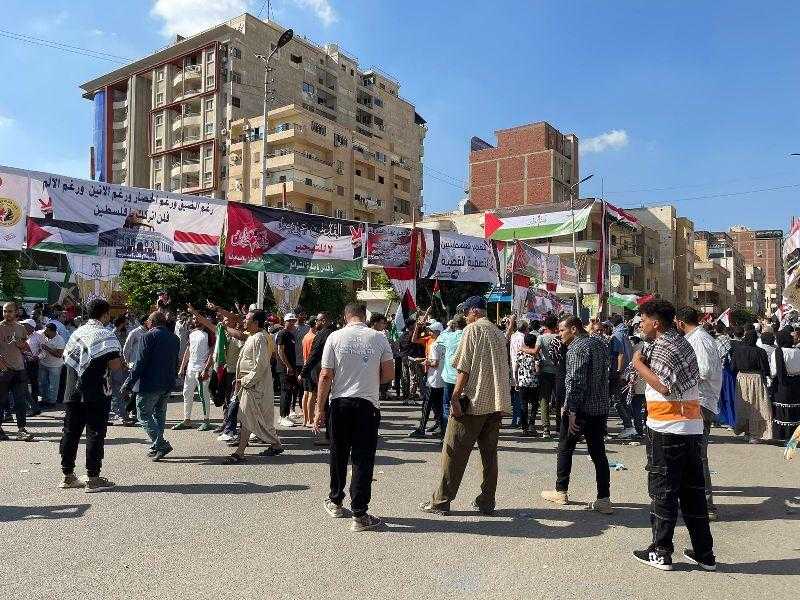 «جمعة تحيا مصر».. الإسماعيلاوية يحتشدون في «الممر» لدعم القضية الفلسطينية| صور