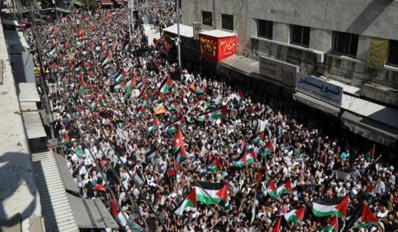 لدعم الشعب الفلسطيني.. مسيرة ضخمة في موريتانيا تنديدا بالحرب على غزة