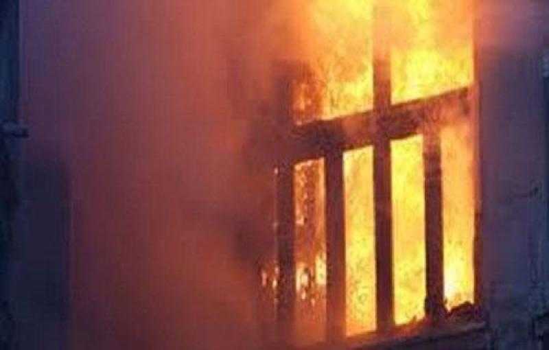 اندلاع حريق داخل مصنع بالهرم