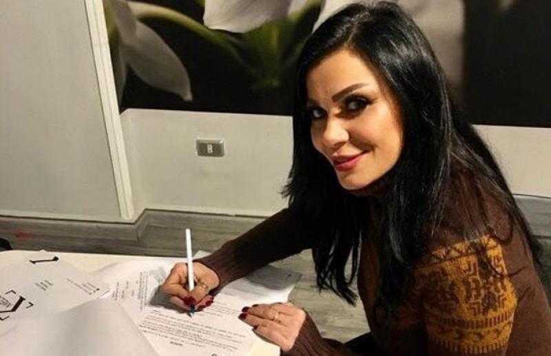 منى ممدوح عن دخول المساعدات لغزة: ”بعيط من الفرحة وعايزة أطير من على الأرض”