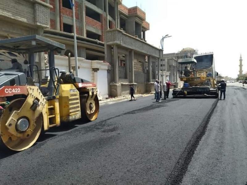 محافظ المنيا يوجه بمعاينة مشروعات الرصف والالتزام بالمعايير الفنية