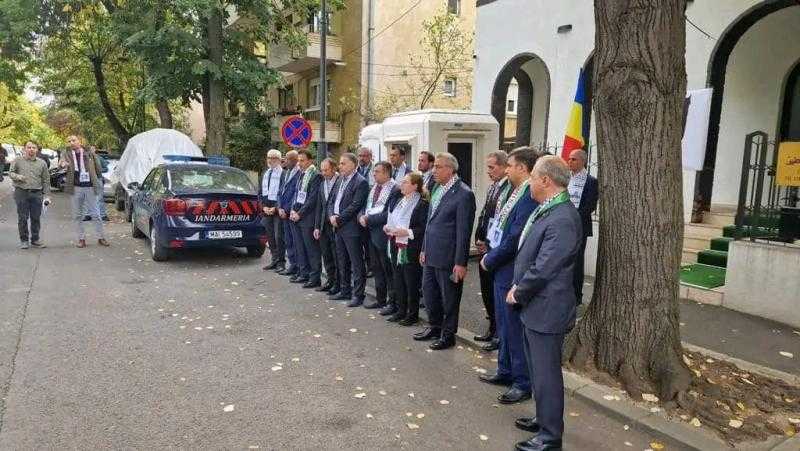 سفير مصر في بوخارست يشارك في الوقفة التضامنية للسفراء العرب والمسلمين أمام سفارة فلسطين