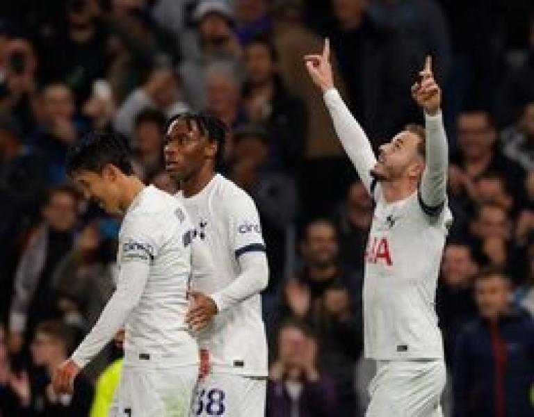 توتنهام يعبر فولهام ويستعيد صدارة الدوري الإنجليزي