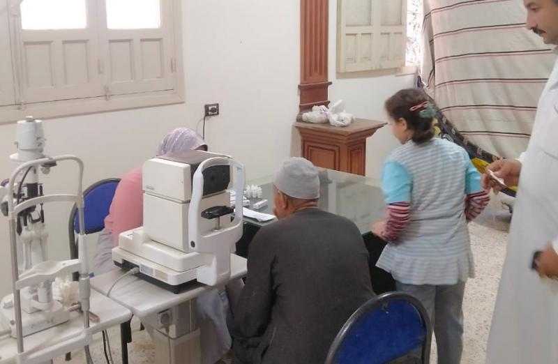 الكشف على 512 مواطنا بقافلة جامعة جنوب الوادي في قرية الكلافتية | صور