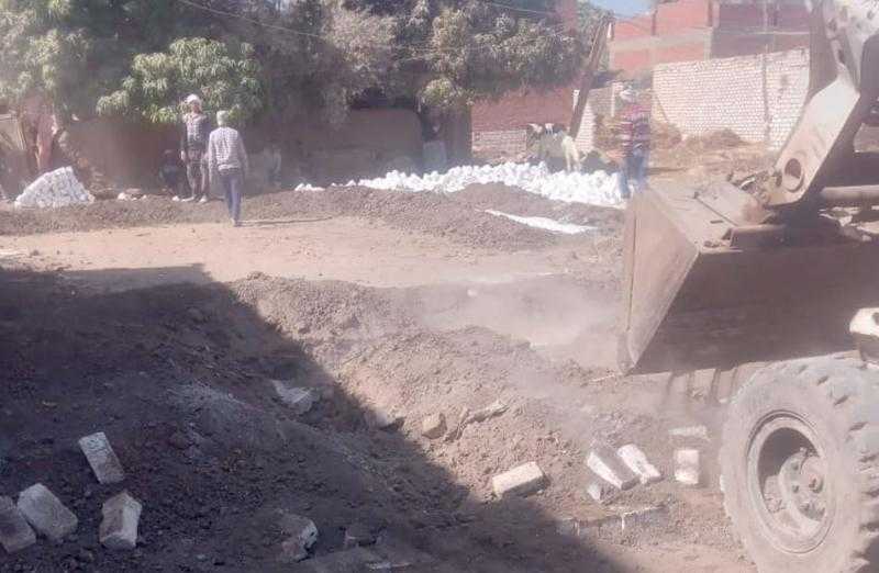التصدي لثلاث حالات تعدٍ وبناء بدون ترخيص بـ”سنورس” بالفيوم| صور