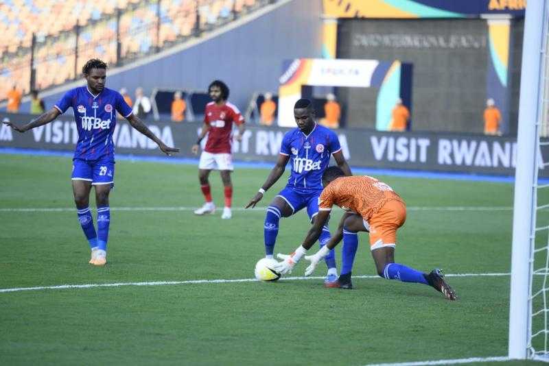 التعادل يحسم الشوط الأول من مباراة الأهلي وسيمبا التنزاني