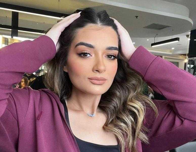 ملك أحمد زاهر تدعو جمهورها للتبرع من أجل غزة