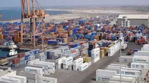 أمن المنافذ يضبط قضايا هجرة غير شرعية وينفذ 120 حكمًا قضائيًا