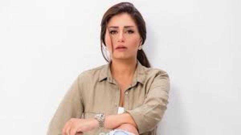 منة فضالي: ”أوعى تنسى نفسك دي مصر”