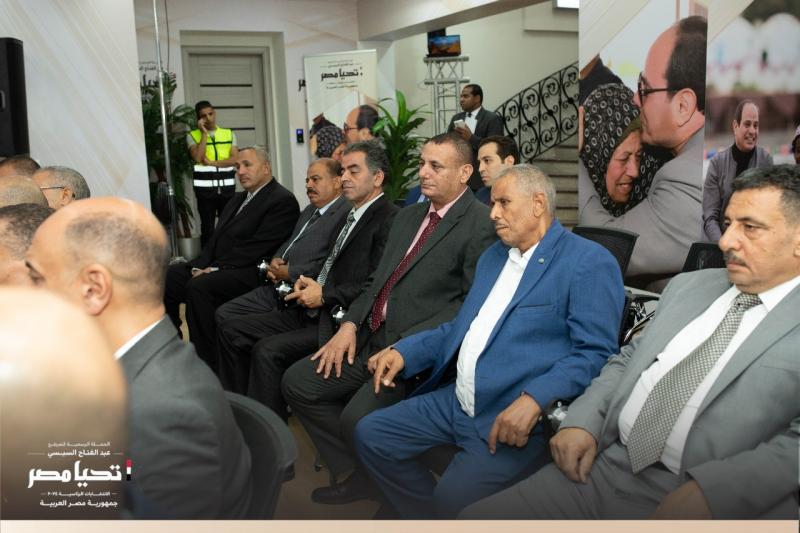 الحملة الرسمية للمرشح الرئاسي عبد الفتاح السيسي تستقبل وفدا من النقابة العامة للعاملين بالخدمات الإدارية