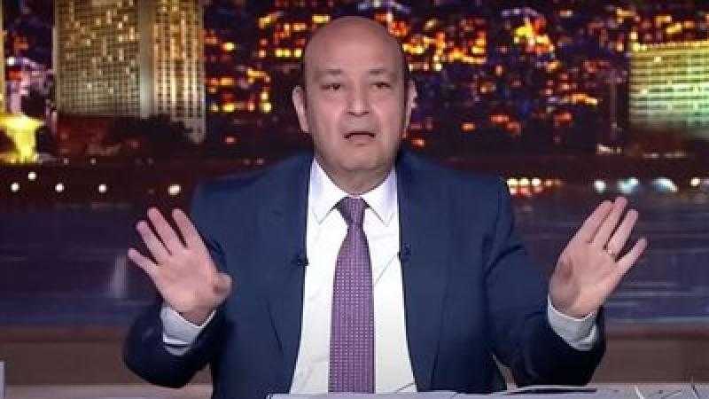 حادث الإسكندرية الصحراوي.. عمرو أديب: العربيات كإنها مضروبة بصاروخ