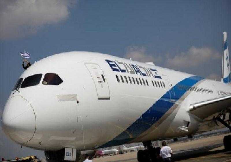 طائرة إسرائيلية تغير وجهة هبوطها في داغستان بعد اقتحام حشود مؤيدة للفلسطينيين للمطار