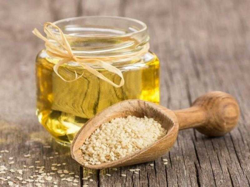 7 فوائد لزيت السمسم للشعر