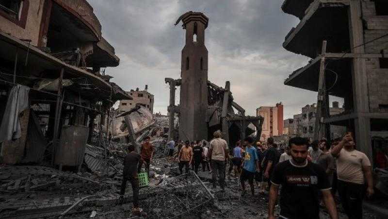 القاهرة الإخبارية: استشهاد 10 فلسطينيين في قصف استهدف منزلا بمخيم الشاطئ بغزة